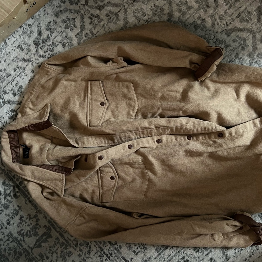 Gap tan oversized thick button down/light jacket
